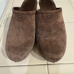 UGG Chestnut Suede Slip-On Clogs SIZE 5